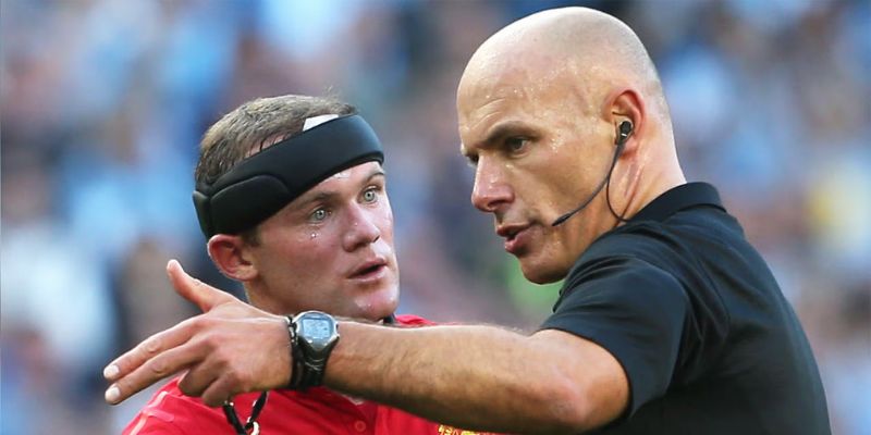 Có những câu chuyện thú vị nào về Howard Webb